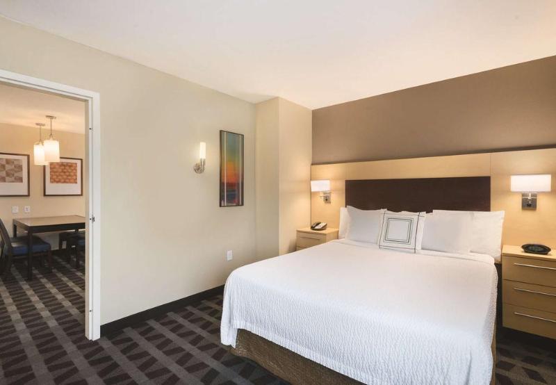 Hotel Fairfield By Marriott South 3*