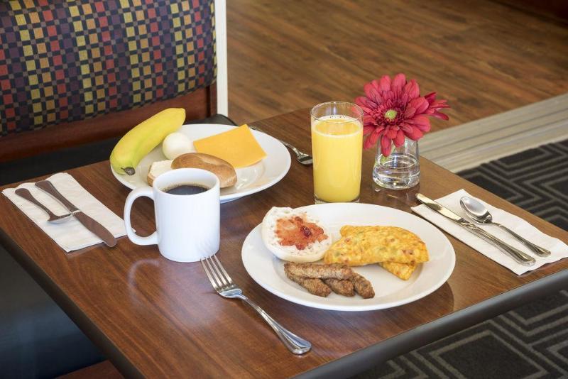 Hotel Fairfield By Marriott South 3*