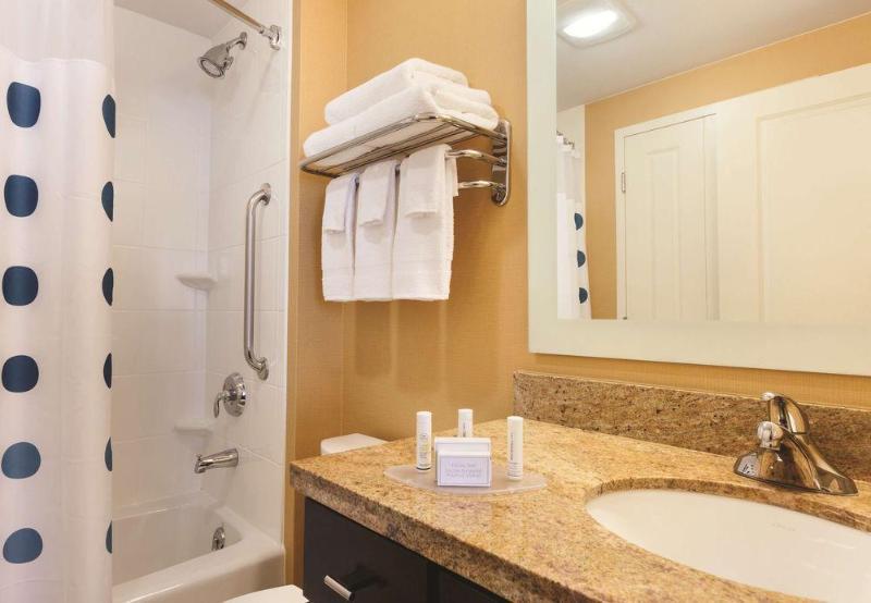 Hotel Fairfield By Marriott South 3*